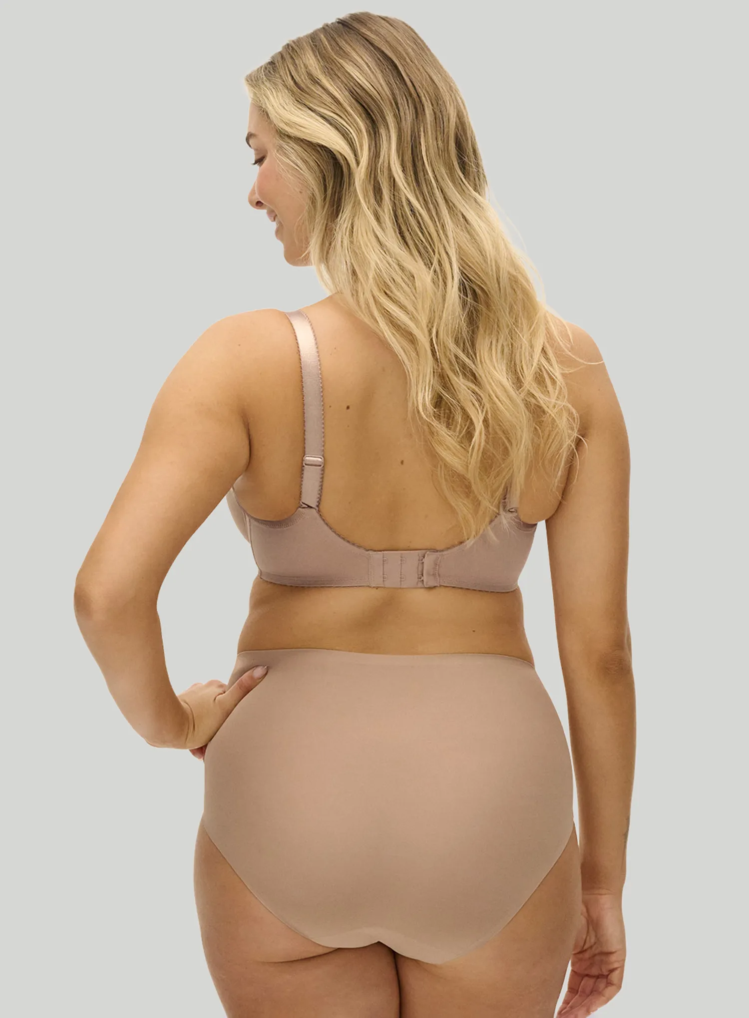 Fantasie: Rebecca Essentials Underwired Moulded Spacer Bra Cafe Au Lait - Image 3