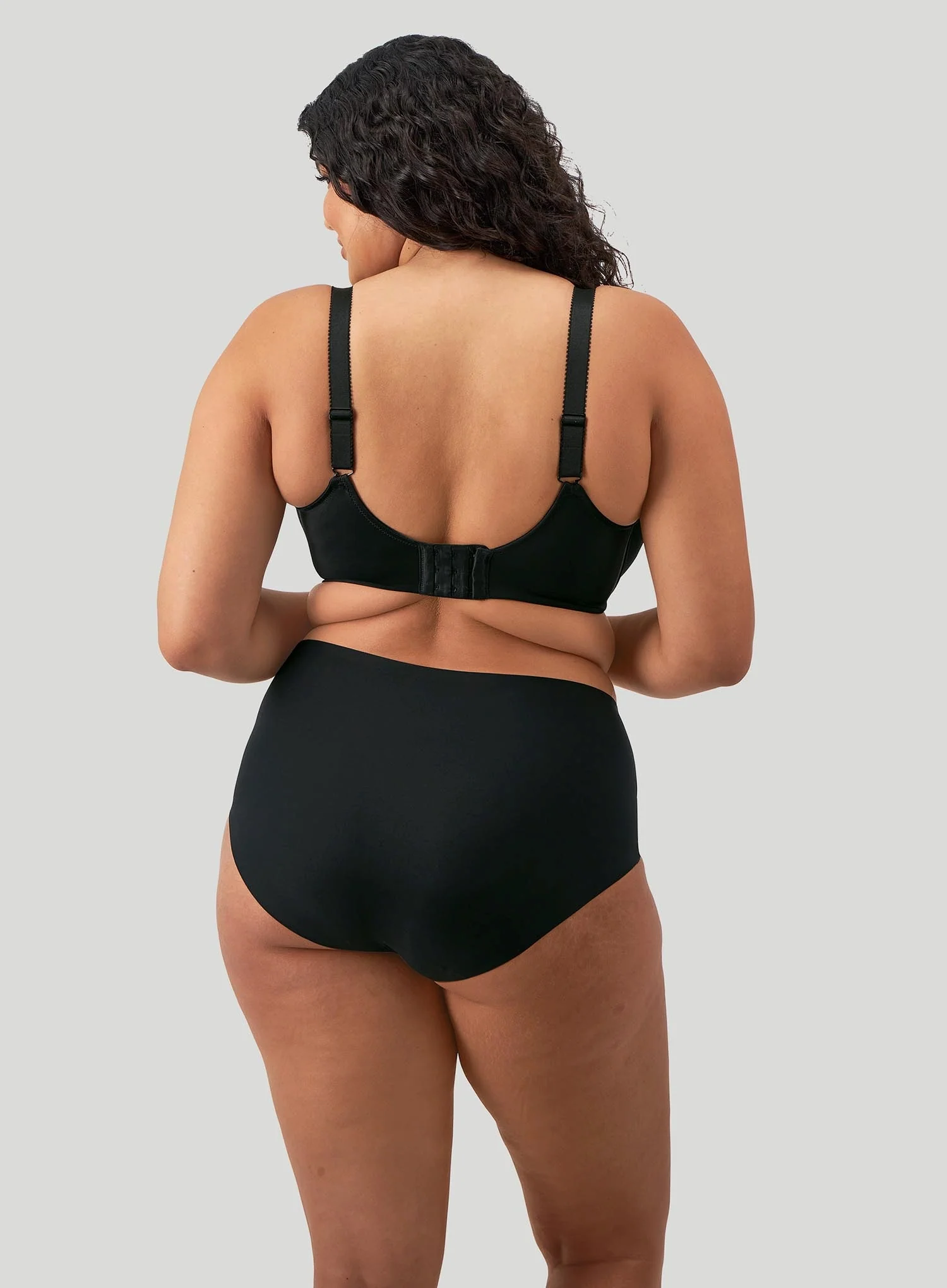 Fantasie: Smoothease Invisible Stretch Curve Brief Black - Image 2