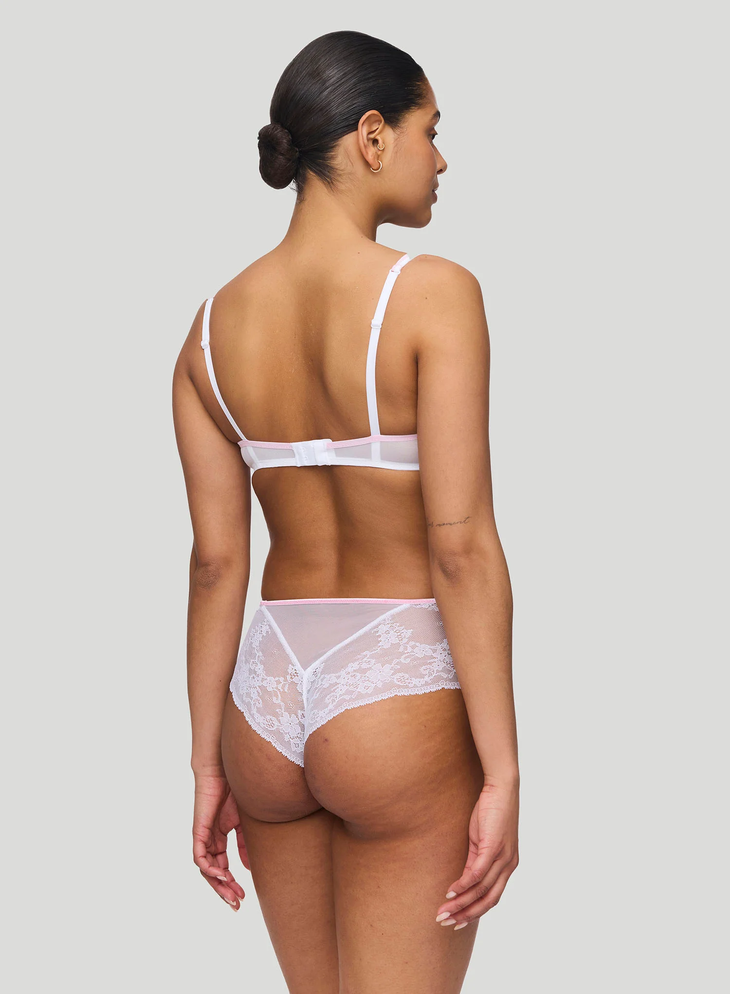 Marie Jo: Lizelot Vertical Seam Underwired Balcony Bra White - Image 3