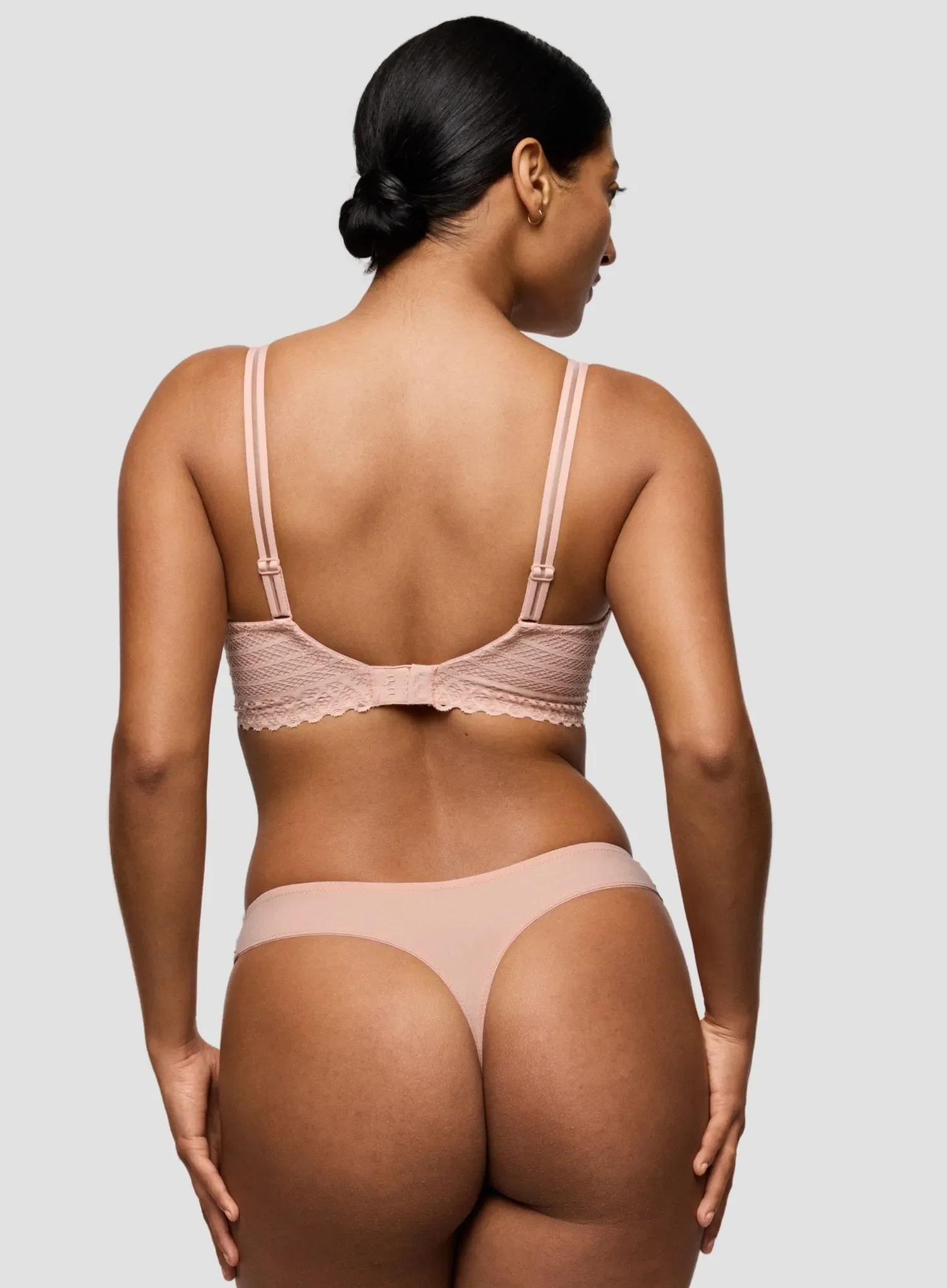 Primadonna Twist: Twist Side Padded Balconette Bra Powder Rose - Image 3