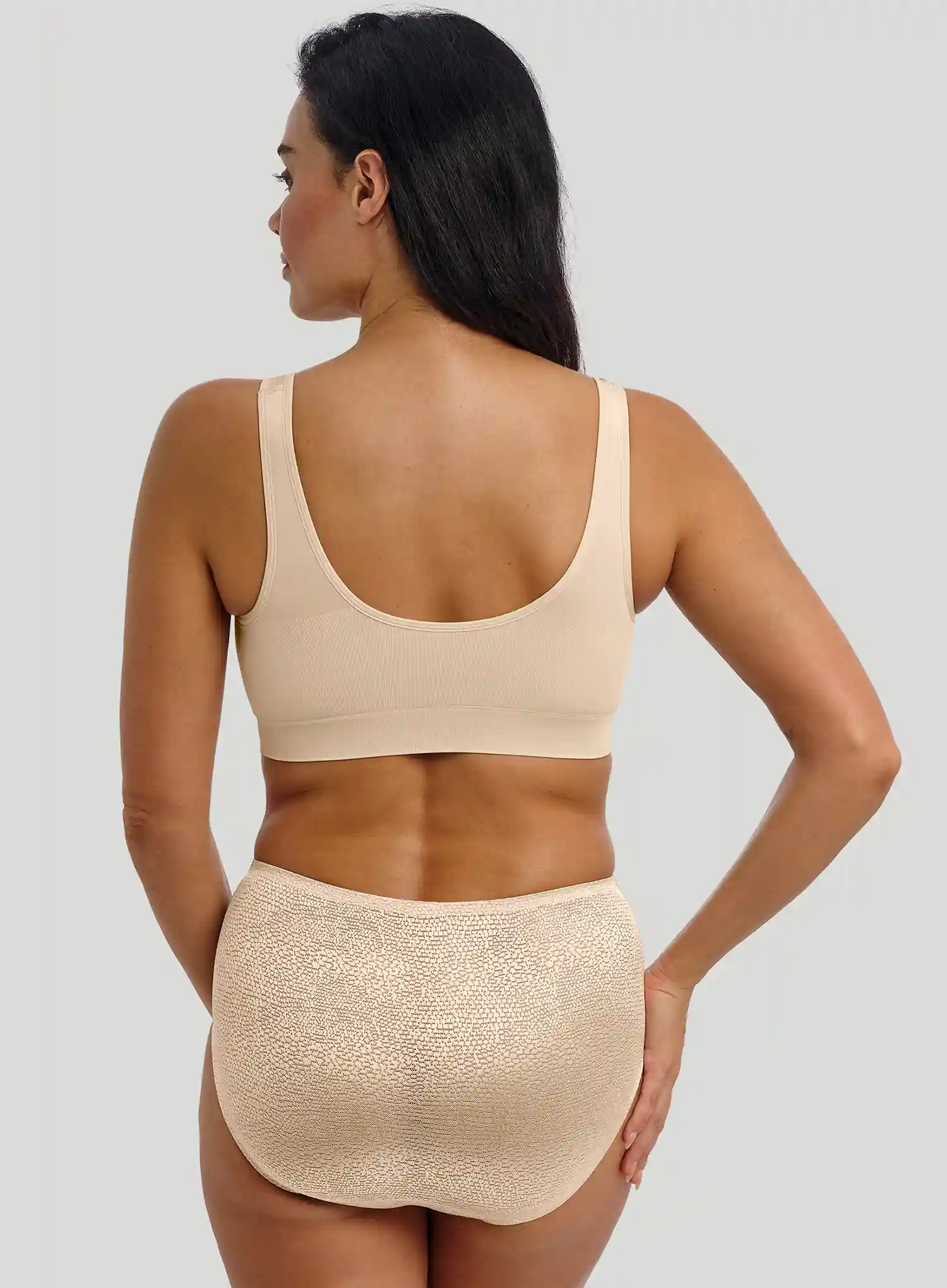 Wacoal: B Smooth Non Wired Front Opening Bralette Nude - Image 2